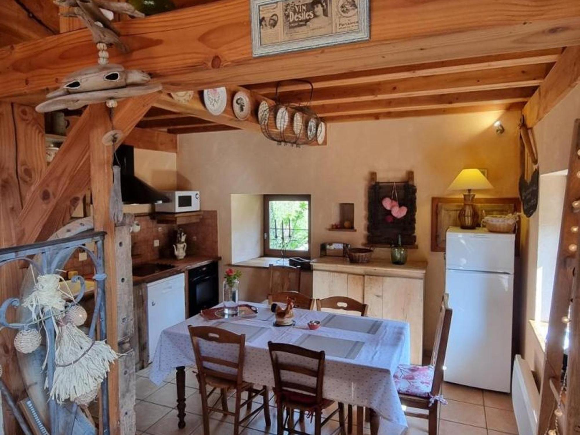 Gite Charmant Avec Jardin Privatif, Proche Sites Historiques Et Activites De Plein Air - Fr-1-496-183 Cuinzier Экстерьер фото